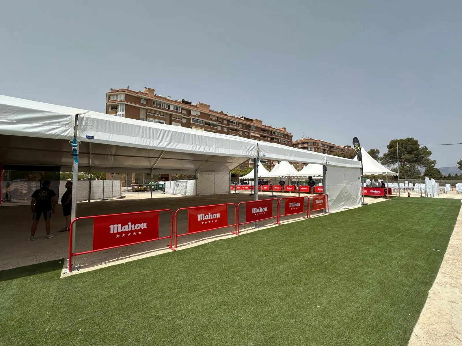 Carpa de 15x50m y jaimas de 5x5m - Tec Tents