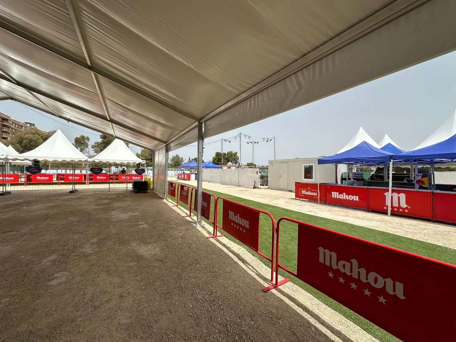 Carpa de 15x50m y jaimas de 5x5m - Tec Tents