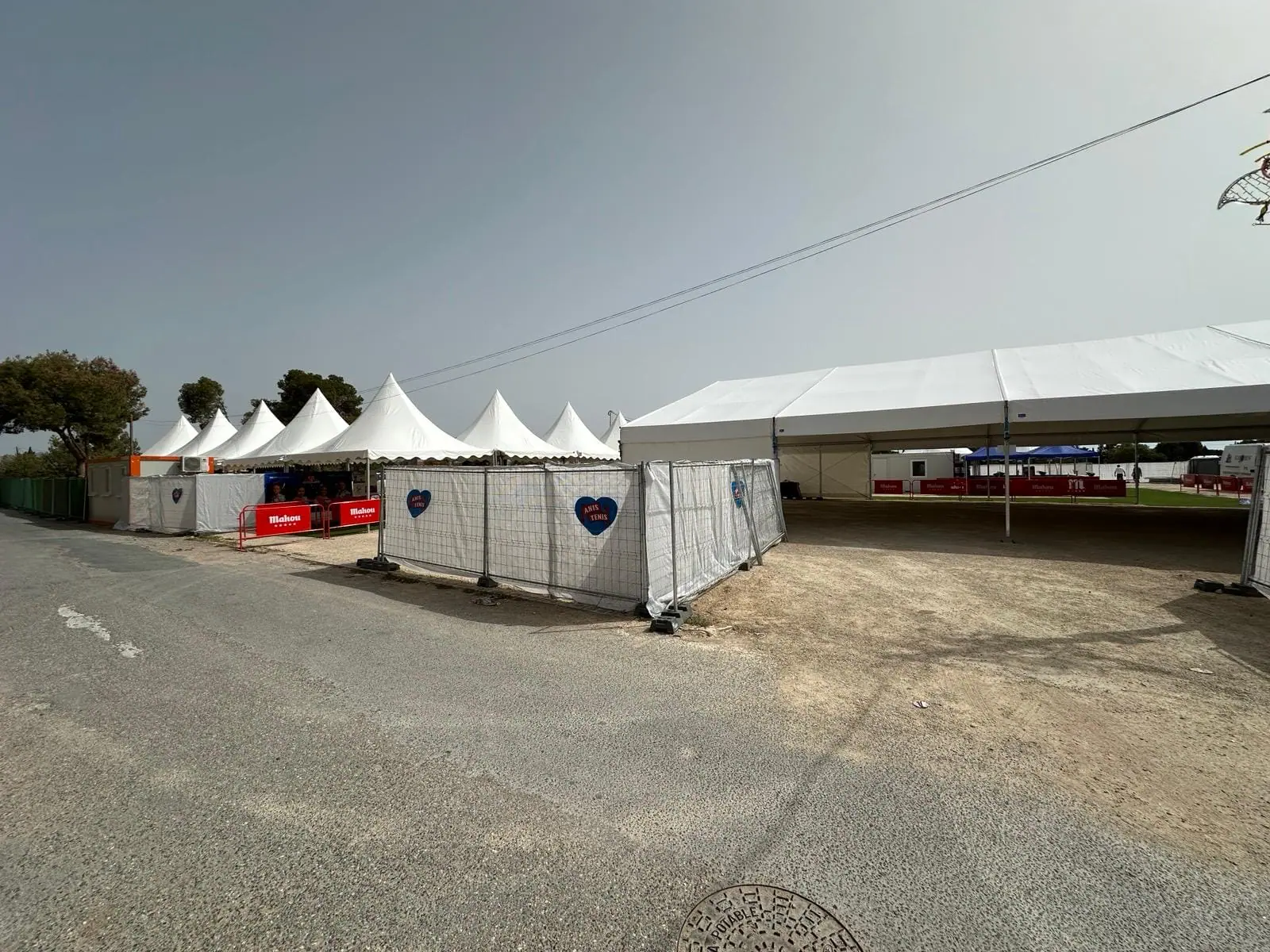 Carpa de 15x50m y jaimas de 5x5m - Tec Tents