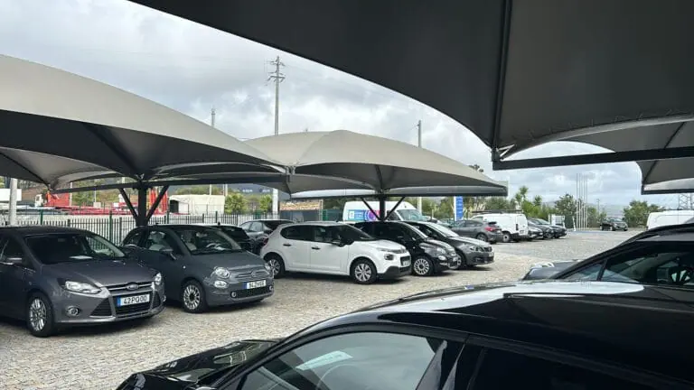 Marquesina para coches instalada por Tec Tents