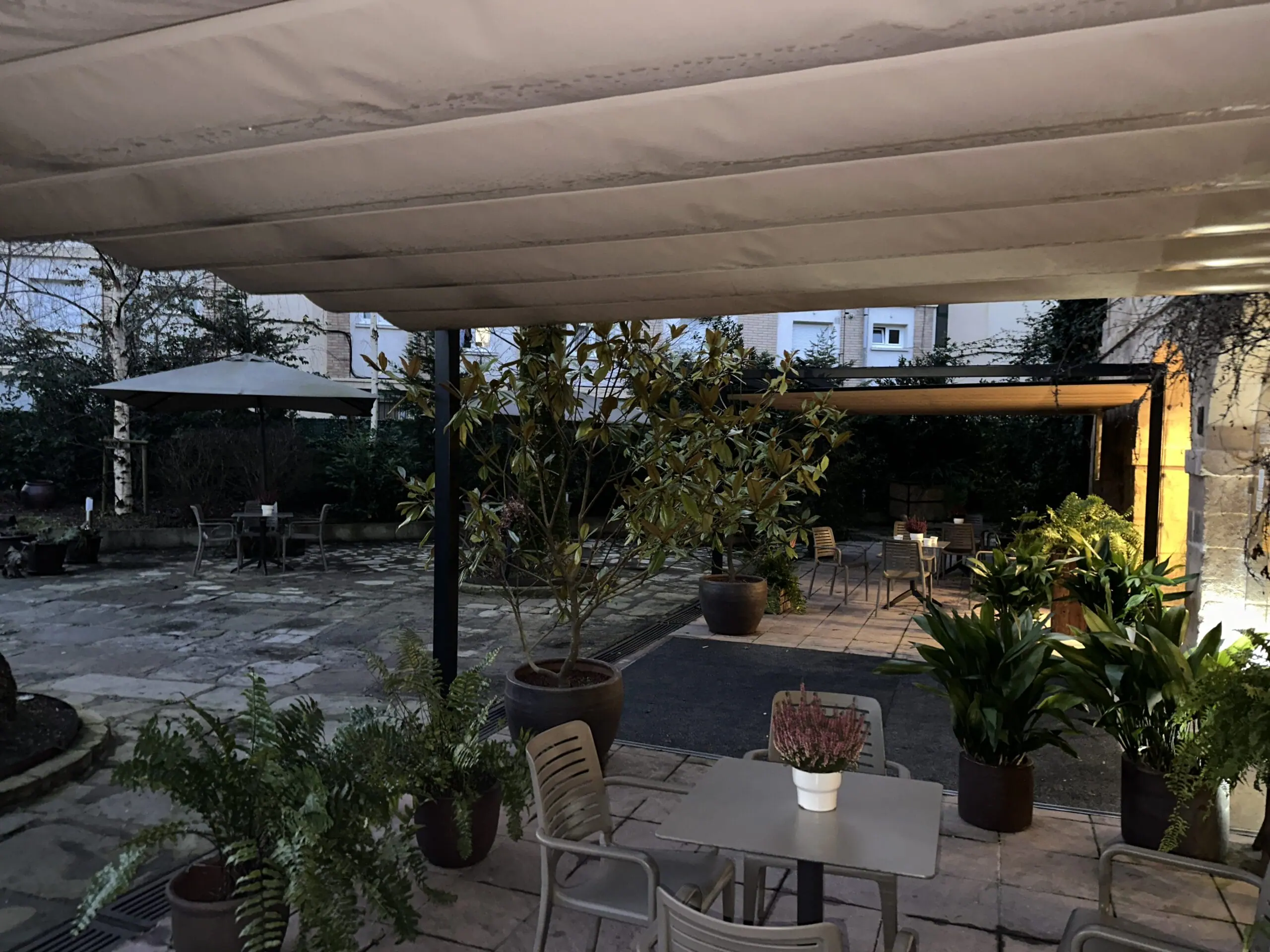 Toldos correderos, pergolas retractiles