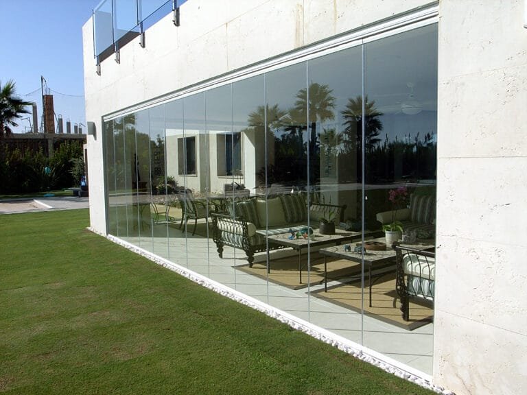 Pérgolas retráctiles: ejemplo de instalación