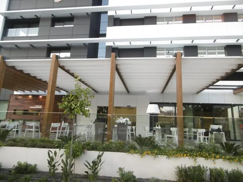 toldos correderos, toldos palilleria, toldos verticales y pergolas retractiles