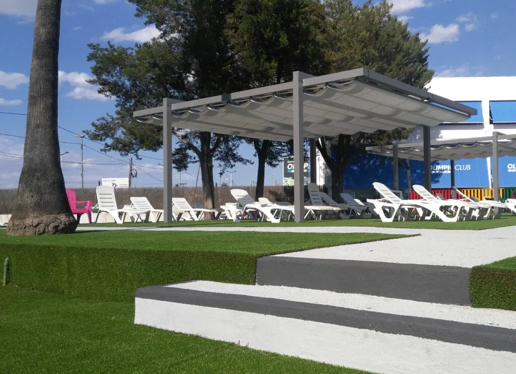 Toldos correderos, pergolas retractiles