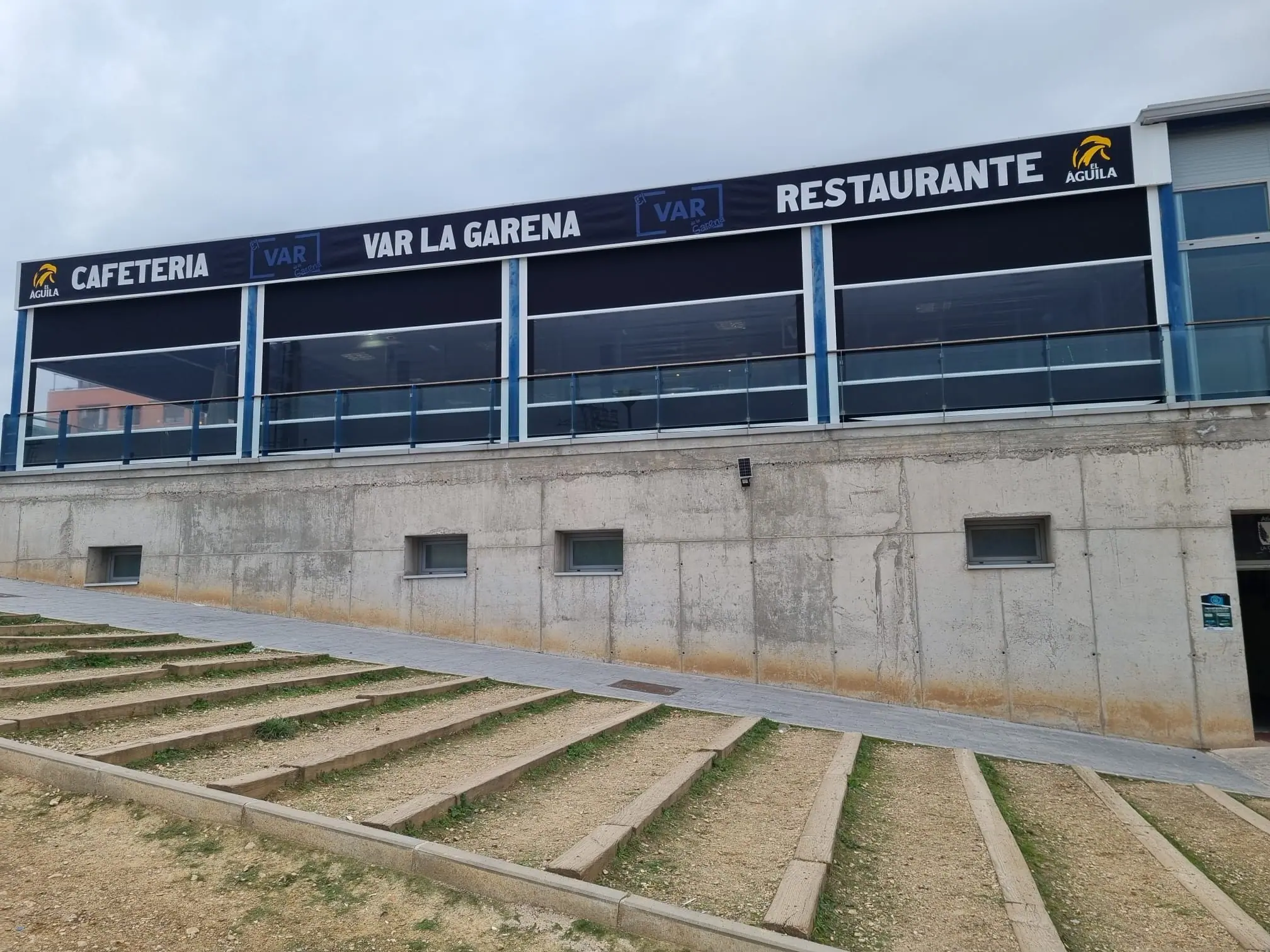 toldos correderos, toldos palilleria, toldos verticales y pergolas retractiles (14)